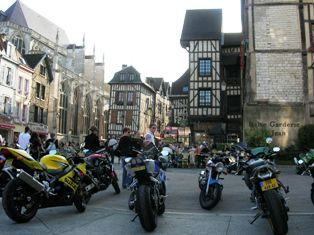 Moto Parking in Troyes.jpg